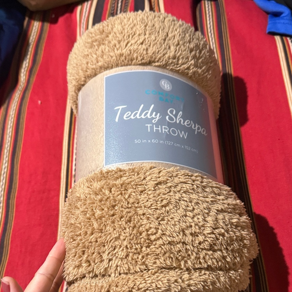 Comfort Bay Tan Teddy Sherpa Throw